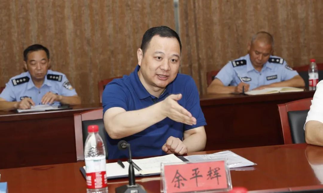 優(yōu)化營(yíng)商環(huán)境，助推企業(yè)發(fā)展----湖北省公安廳領(lǐng)導(dǎo)與隨州市企業(yè)家座談會(huì)在程力汽車(chē)集團(tuán)隆重舉行