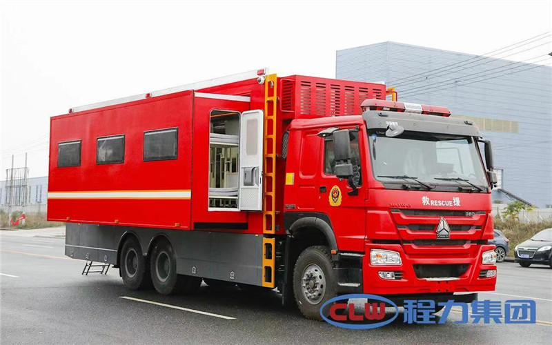 野外應急救援多功能宿營車馳援戰“疫”前線 讓戰“疫”民警有個家