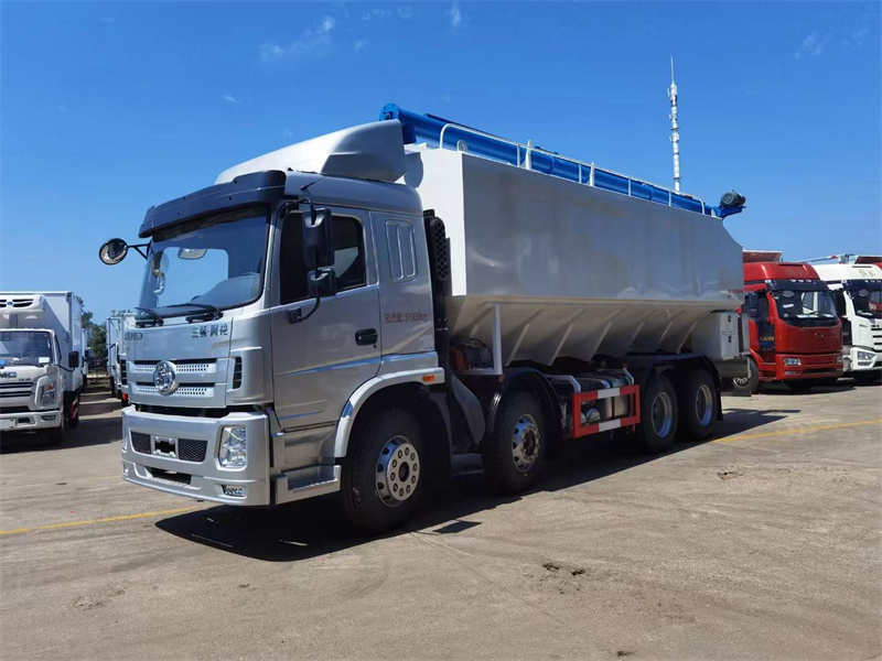 國六三環前四后八散裝飼料車