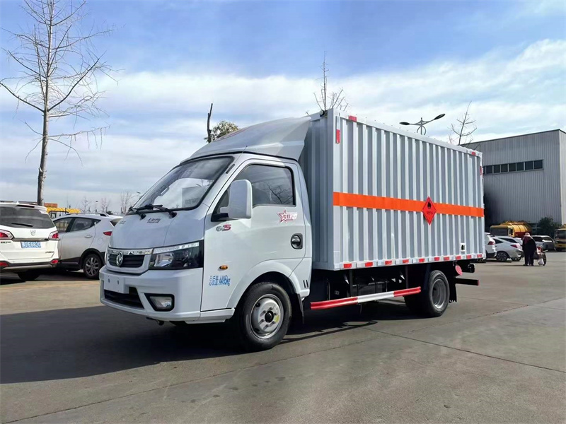 東風途逸二類易燃氣體廂式運輸車